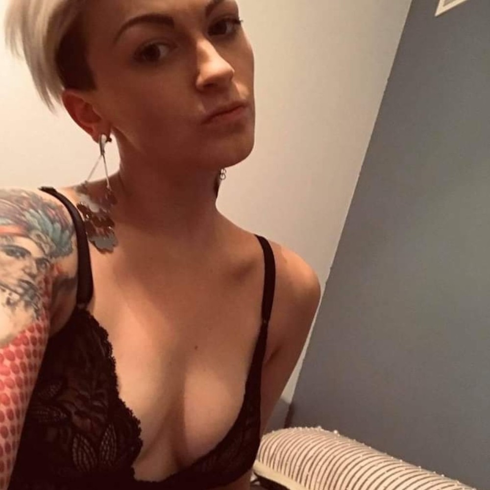 Meet your Posher, Eve
